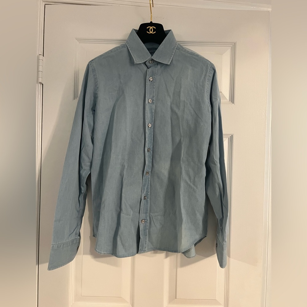 Seize Sur Vingt denim button down shirt. Size Medium 100% Egyptian Cotton EUC